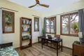 4 bedroom house 44 508 m² West Bay, Honduras