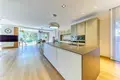 5 bedroom house 550 m² in Koinoteta Parekklesias, Cyprus