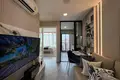 Complejo residencial Premier residential complex with a huge swimming pool and lush green areas in Suan Luang, Bangkok, Thailand