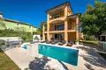 Haus 4 Schlafzimmer 253 m² Opcina Marcana, Kroatien