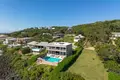 5 bedroom house 697 m² West Bay, Honduras