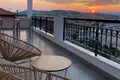 Hôtel 530 m² à Nea Roda, Grèce