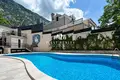 3 bedroom apartment 120 m² Dobrota, Montenegro