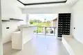 Wohnung 3 Schlafzimmer 148 m² Tumbakbayuh, Indonesien