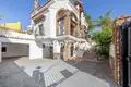 Haus 5 Schlafzimmer 317 m² Dos Hermanas, Spanien