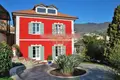5-Zimmer-Villa 300 m² Sanremo, Italien
