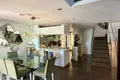 4 bedroom house 270 m² Dos Hermanas, Spain