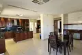 Dom 8 pokojów 355 m² w Peyia, Cypr