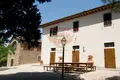 Propiedad comercial 6 000 m² en Siena, Italia