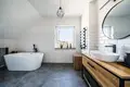 Casa 167 m² Dachowa, Polonia