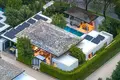 Complexe résidentiel New complex of villas with a central park, a clubhouse and a mini golf course, Phuket, Thailand