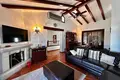 Villa de tres dormitorios 131 m² Orihuela, Španjolska