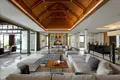 Wohnkomplex Complex of villas with swimming pools and jacuzzis directly on Bang Tao Beach, Phuket, Thailand
