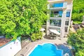 Villa de 4 dormitorios 300 m² Budva, Montenegro