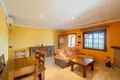 Haus 5 Schlafzimmer 780 m² Dos Hermanas, Spanien