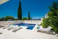 Villa 4 chambres 240 m² Lustica, Monténégro