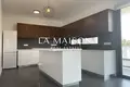 Mieszkanie 3 pokoi 170 m² w Nikozja, Cypr