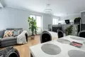 2 bedroom apartment 100 m² Warsaw, Poland