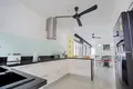 Villa de 4 dormitorios 220 m² Rawai, Tailandia