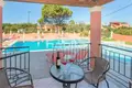Hotel 400 m² in Livadi, Greece