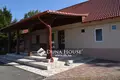 Cottage 4 bathrooms 380 m² in Vencsello, Hungary