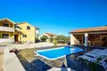 Villa de 7 dormitorios 340 m² Grad Vodice, Croacia