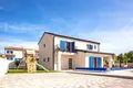 Haus 4 Schlafzimmer 185 m² Dobrauen, Kroatien
