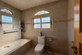 5-Schlafzimmer-Villa 550 m² Germasogeia, Zypern