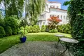 House 12 rooms 304 m² Warsaw, Poland
