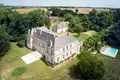 Castle 10 bedrooms 700 m² Poitiers, France