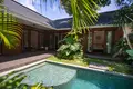 Kompleks mieszkalny Complex of furnished villas with swimming pool, 10 minutes away from Sanur Beach, Bali, Indonesia