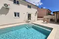 Villa de 4 dormitorios 260 m² Pola, Croacia