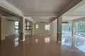 Propiedad comercial 240 m² en Tirana Municipality, Albania