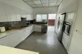 Dom 4 pokoi 240 m² w Nikozja, Cypr