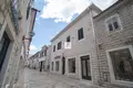 Commercial property 102 m² in Herceg Novi, Montenegro