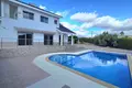 villa de 5 dormitorios 245 m² en Paramytha, Chipre