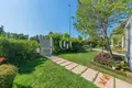 Mieszkanie 18 pokojów 650 m² Soiano del Lago, Włochy