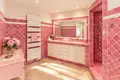 Villa de tres dormitorios 280 m² Francia, Francia