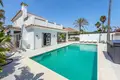 4 bedroom house 200 m² Artola, Spain