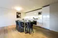3 bedroom apartment 88 m² in London, United Kingdom