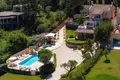 5 bedroom villa 300 m² Dassia, Greece