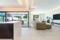 4 bedroom house 200 m² Artola, Spain
