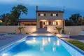 Villa de tres dormitorios 180 m² Pola, Croacia