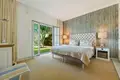 4 bedroom house 383 m² Marbella, Spain