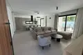 villa de 5 chambres  en Demos Agiou Athanasiou, Chypre