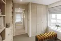 4 bedroom Villa 204 m² Springfield Village, United Kingdom
