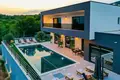 4 bedroom house 295 m² Makarska, Croatia