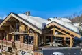 Chalet 6 bedrooms  in Les Allues, France