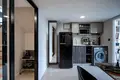 Complexe résidentiel New high-rise residential complex with swimming pools and a spa in the central business district of Bangkok, Thailand