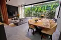 Villa mit 2 Schlafzimmern  Kerobokan Kelod, Indonesien